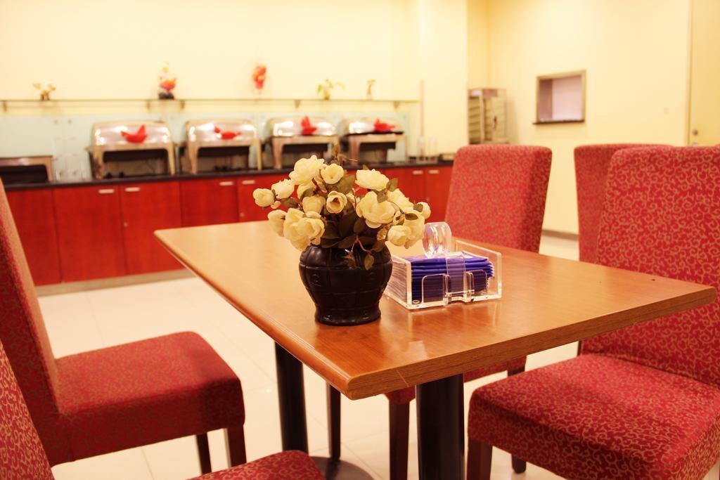 Hanting Hotel Beijing Capital Airport Shunyi Buitenkant foto